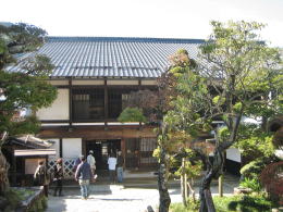 �e�{�w�E���j������