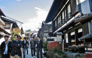 �X�����̐l�т�