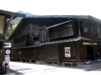 �Ȗʁi�[�����s���j