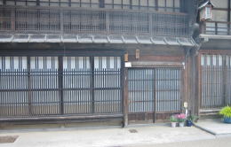 ��ʏZ��ɂ��i�q