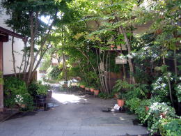 �𑢉�Ђ̃I�[�v���K�[�f��